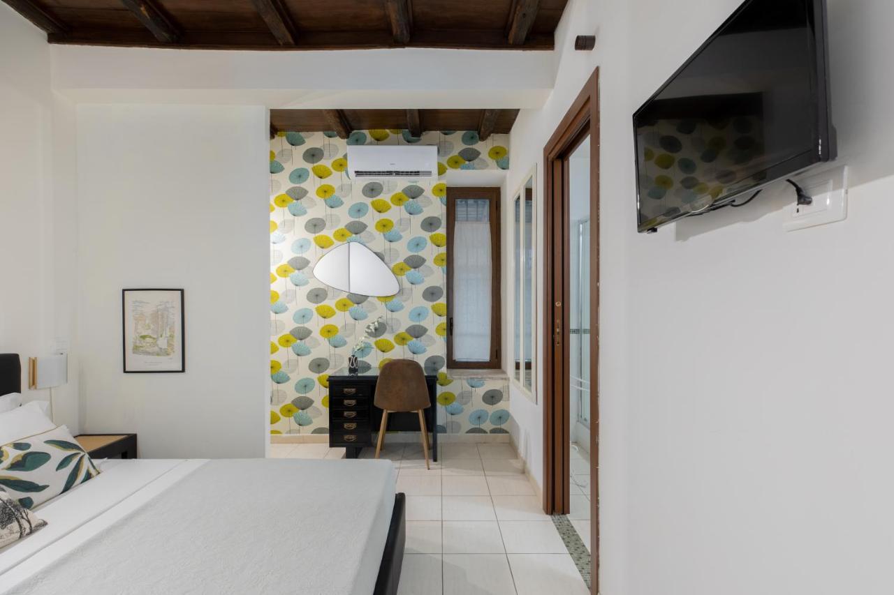 Apartment Iflat Colosseo Flower Rom