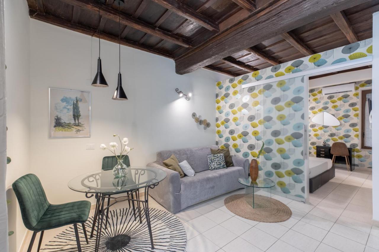 Apartment Iflat Colosseo Flower Rom